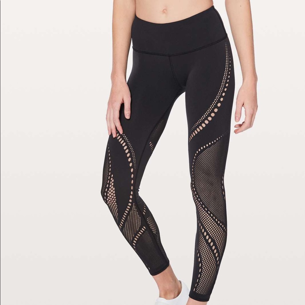 Lululemon Reveal Tight Precision
